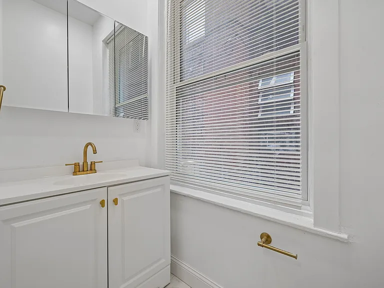 5031 Walnut St #1 — Photo 13