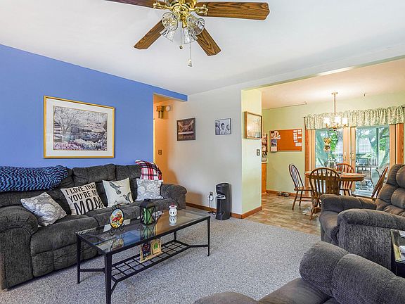 3rd image of 3040 27th St SW