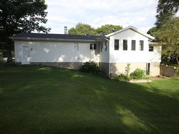 2nd image of 552 W Chadwick Dr