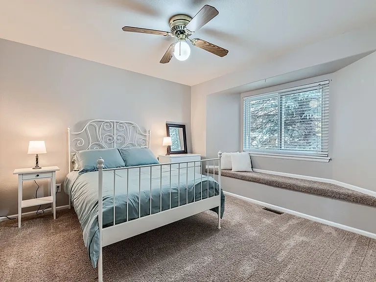 284 Dover Ct — Photo 3