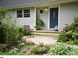 9 State Park Dr, Titusville, NJ 08560