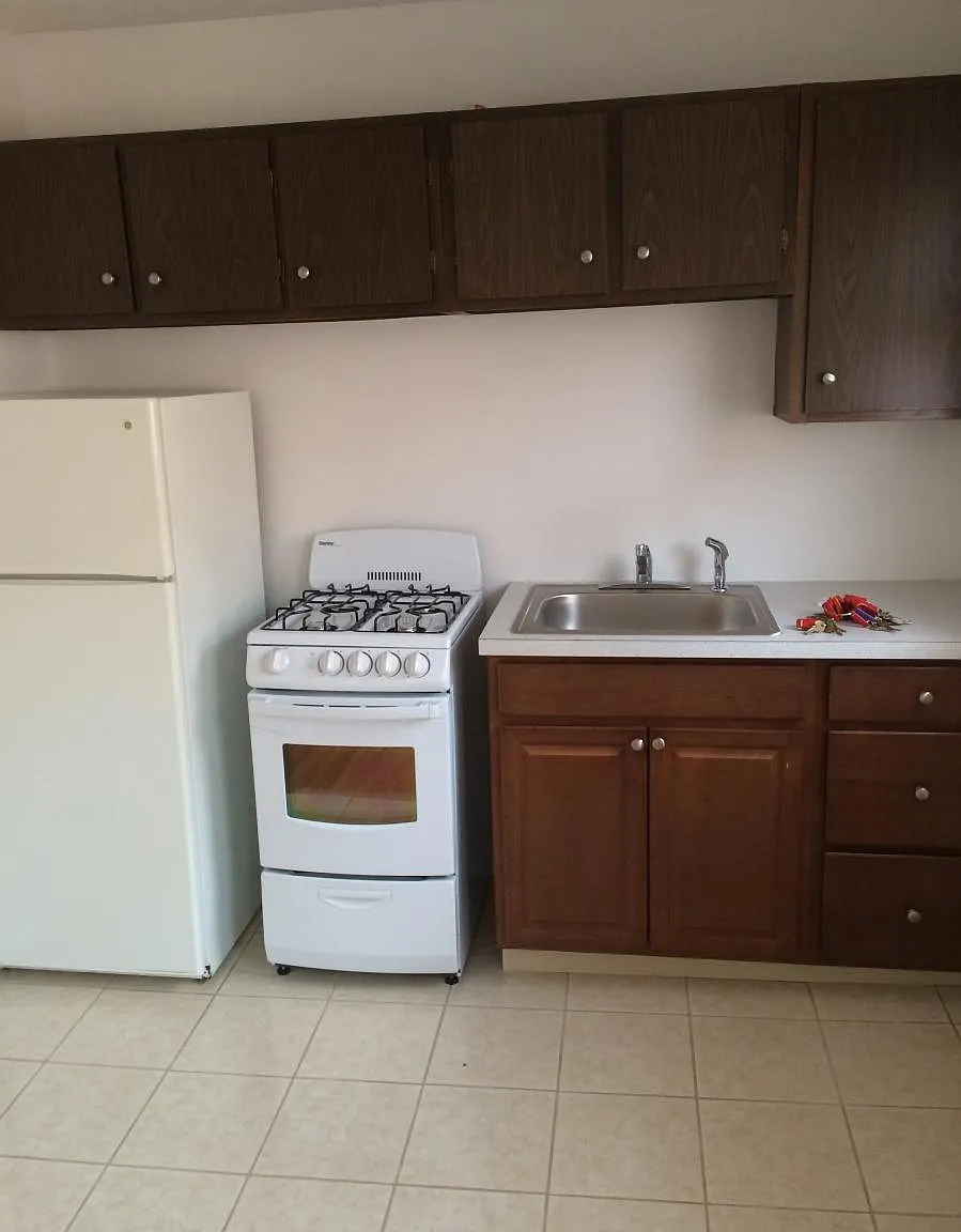 1 bed, 650 sqft, $1,600 — Photo 2