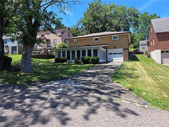 3rd image of 3704 Marlamont Way