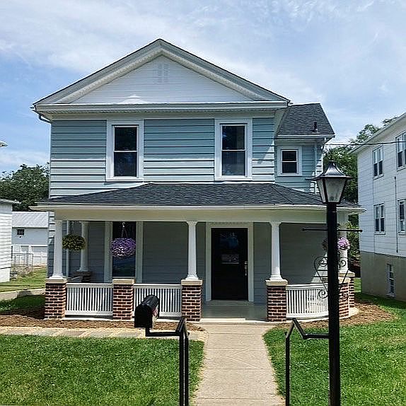 1st image of 635 Gypsy Ave