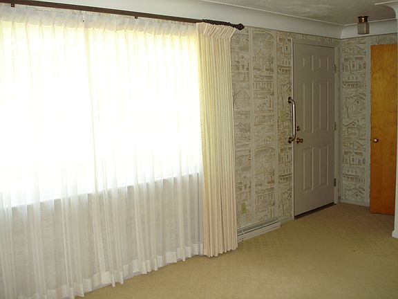 3rd image of 359 N Franklin Street