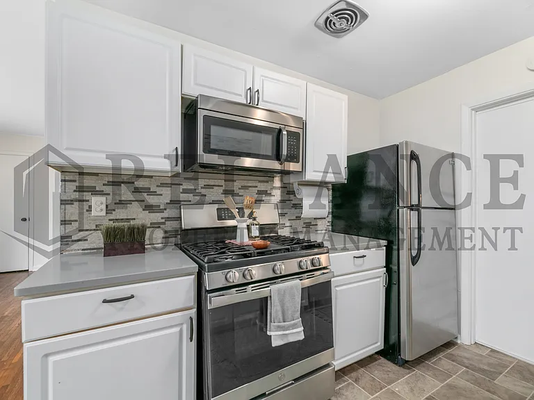 2309 W Graber St — Photo 10