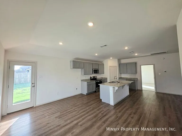 2602 S County Road 1103 — Photo 4