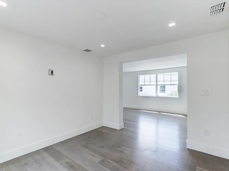 833 Ardmore Rd — Photo 17