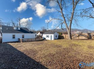 409 Jordan Ln, Scottsboro, AL 35768