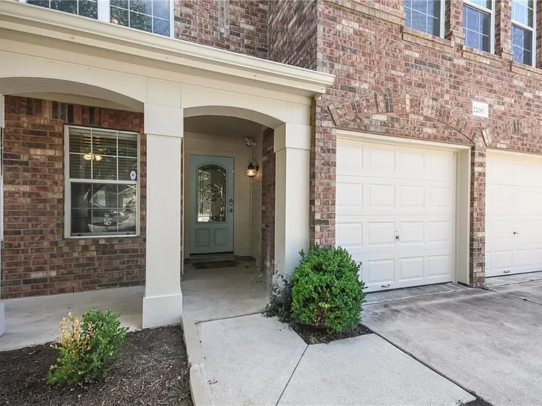 2206 John Tee Dr — Photo 3