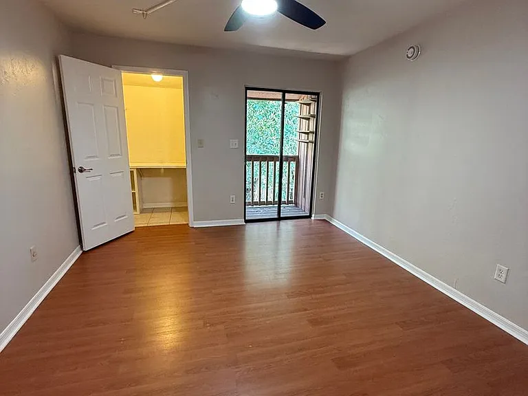 1515 NW 29th Rd #D2 — Photo 5