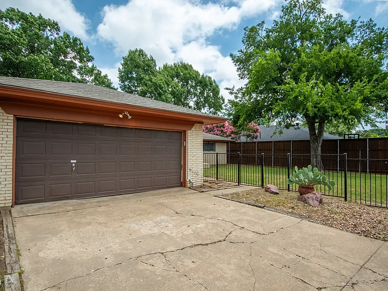 904 Lake Highlands Dr — Photo 31