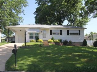 4007 Carnation Dr, Saint Louis, MO 63125