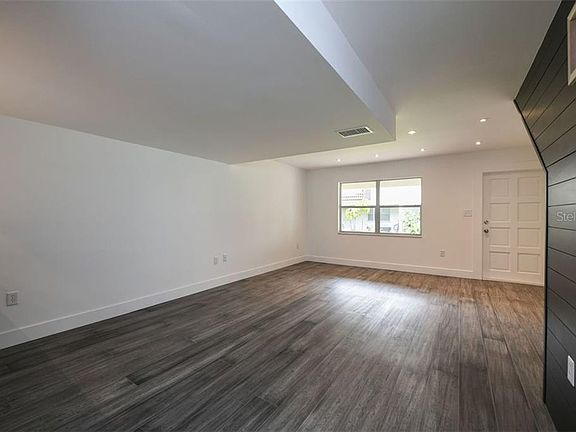 4th image of 3235 Ramblewood Dr N