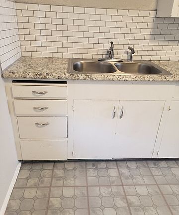 4th image of 203 Notre Dame Dr