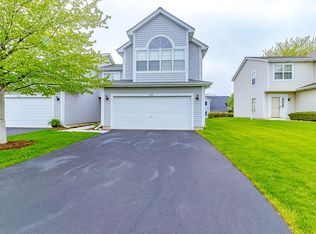 1240 Dunamon Dr, Bartlett, IL 60103