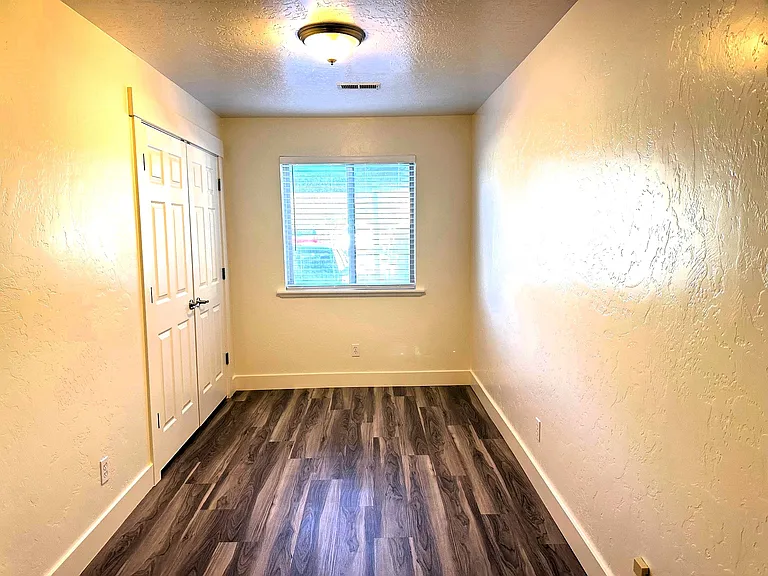 580 S Center St #14 — Photo 16