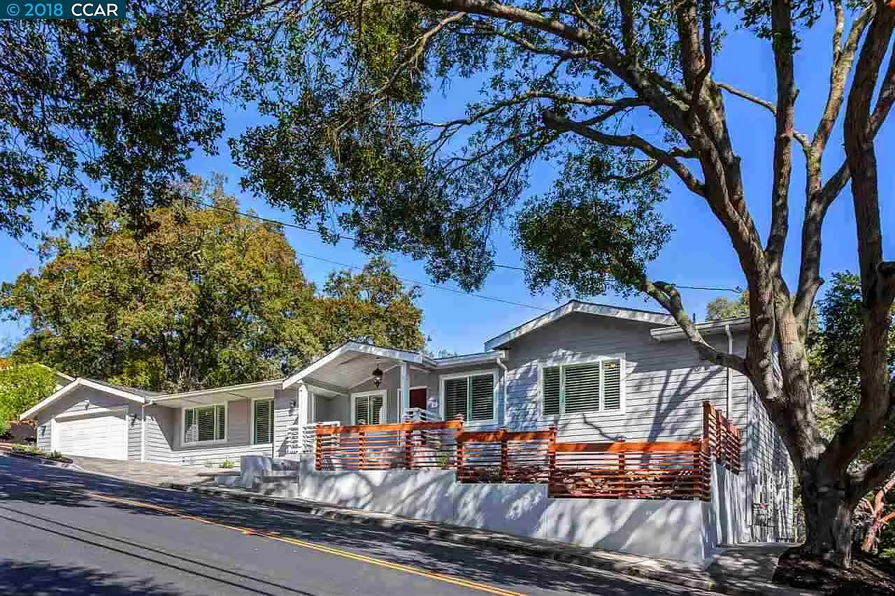 14 Saint Stephens Dr photo 1