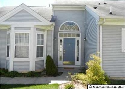 1st image of 33 Provence Dr