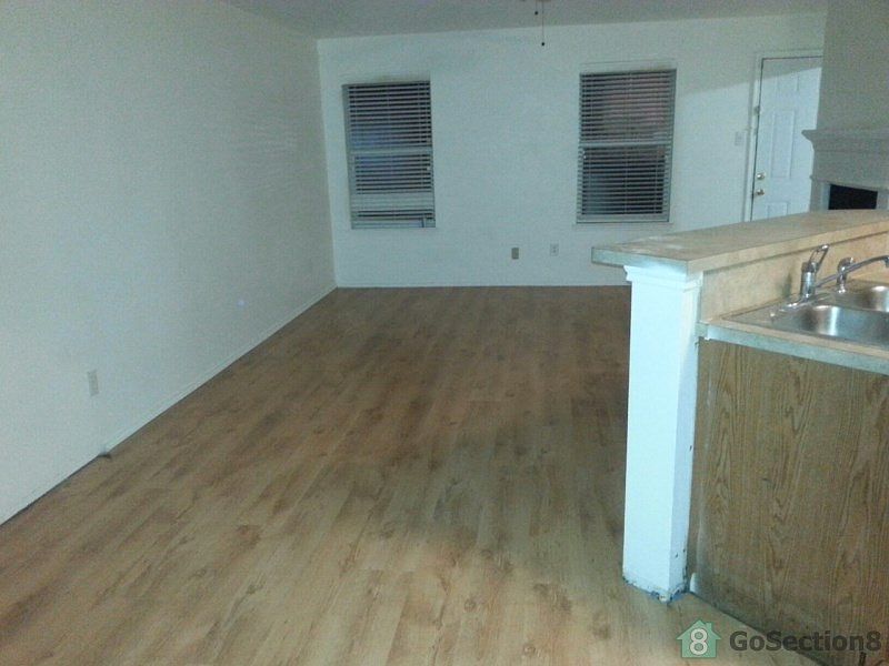 2nd image of 1131 Castille Dr