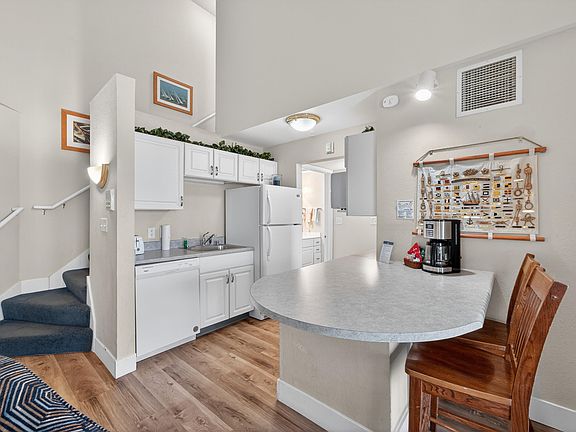 5th image of 1505 S Shore Dr
