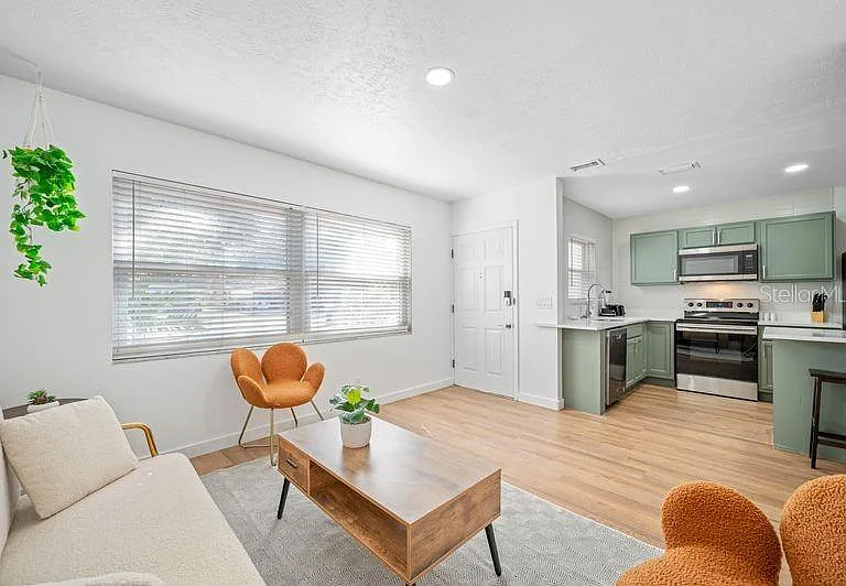 4409 W Pearl Ave — Photo 4