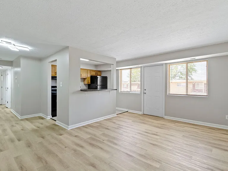 The Vistas Apartment Homes — Photo 8