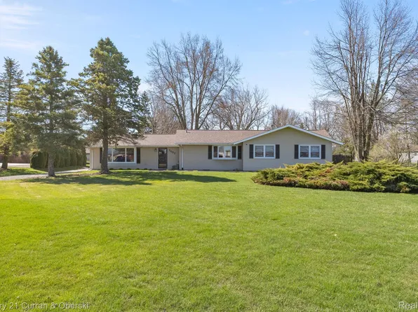7652 Labo Rd, South Rockwood, MI 48179