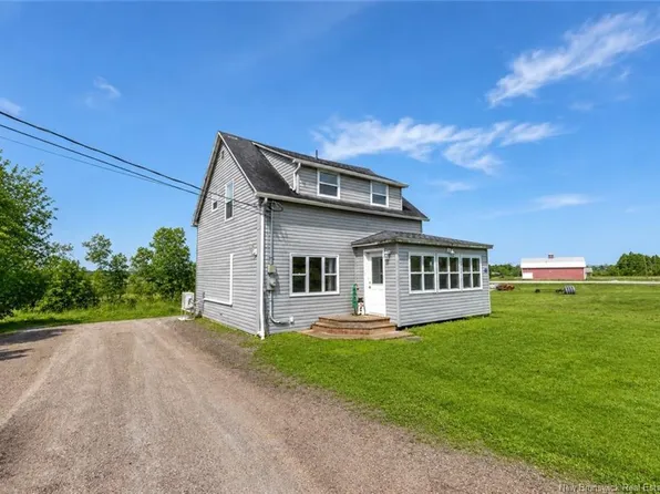 15 Stephens Dr, Sackville, NB E4L 1J5