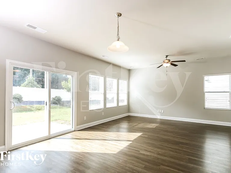 9018 Evans Woods Dr — Photo 3