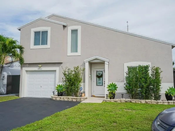 19907 NW 67th Ct, Hialeah, FL 33015