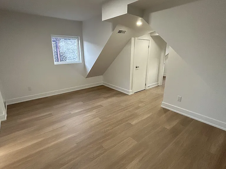 137 Curzon St #3 — Photo 12