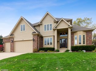 1350 Westley Ln, Dundee, IL 60118