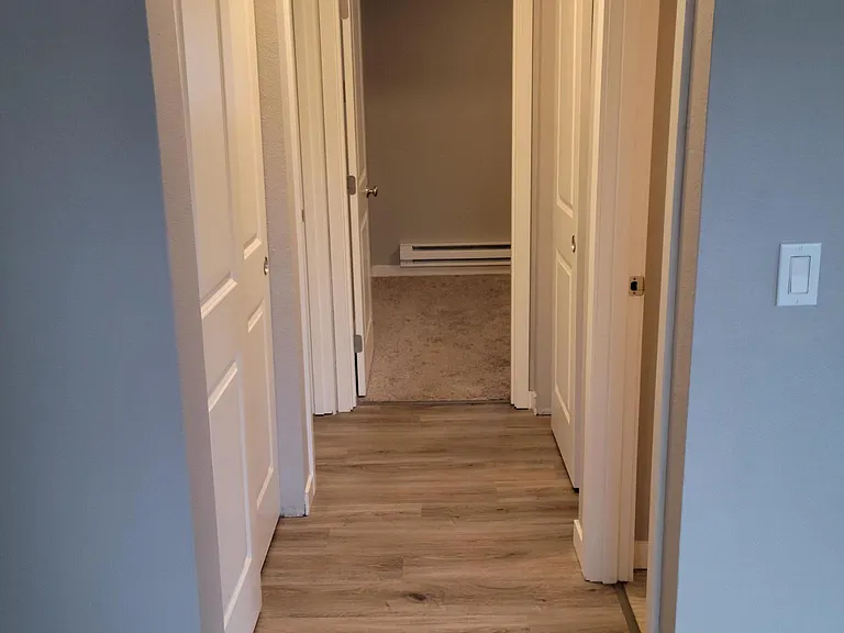 Hudson Court — Photo 13