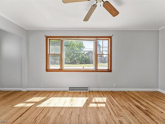 5th image of 764 E 260th St #202