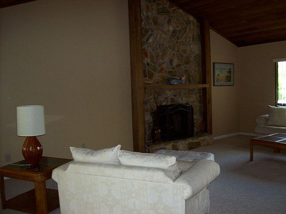 3rd image of 16881 Ginger Ln