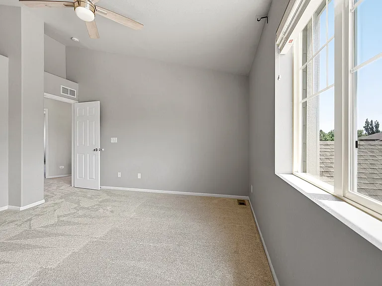 1820 Falcon Ridge Dr — Photo 9