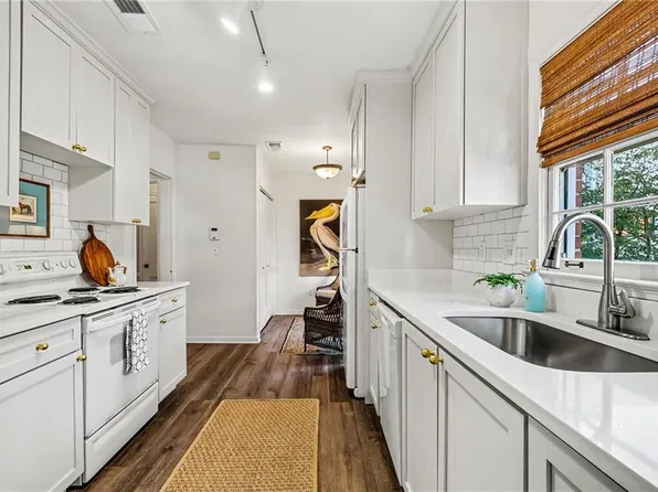 3669 Peachtree Rd NE APT 2C, Atlanta, GA 30319