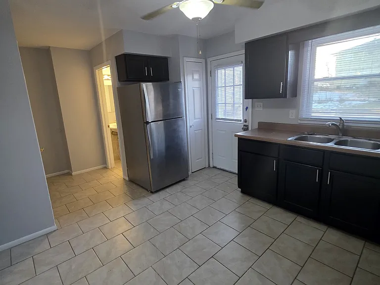 4902 43rd Ave #1 — Photo 7