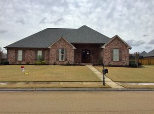 126 Bradshaw Xing, Canton, MS 39046