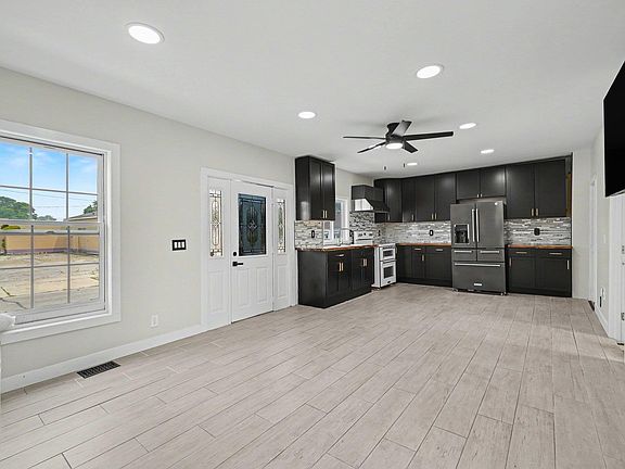 3rd image of 3902 W Western Ave