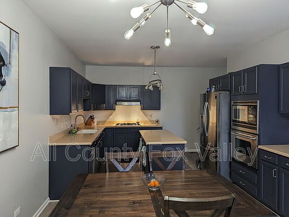 3rd image of 1240 Bradley Cir