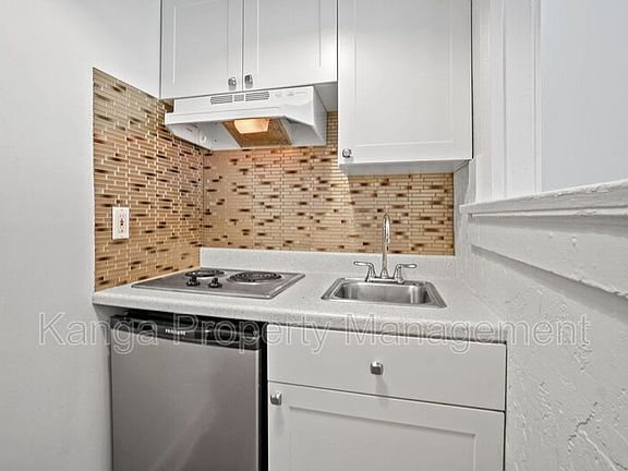 3rd image of 310 S Dixie Hwy #3