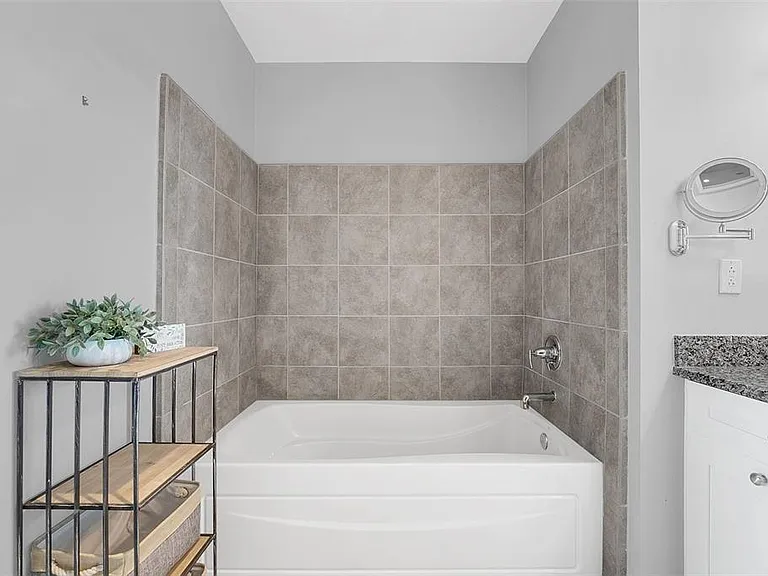 150 E Robinson St #31B — Photo 14