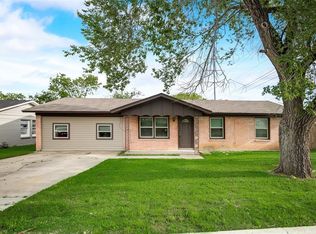 6637 Avalon Dr, Watauga, TX 76148