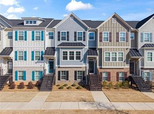 3521 Hedgeway Ln, Kennesaw, GA 30144