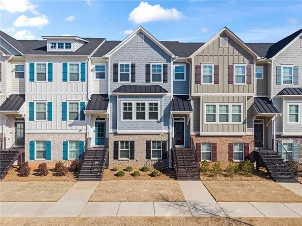 3521 Hedgeway Ln, Kennesaw, GA 30144