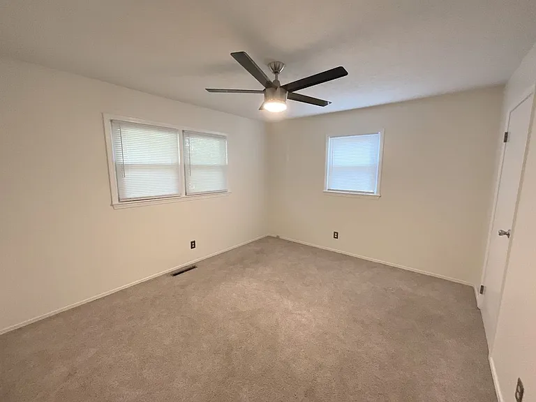 1211 E Rosebrier St — Photo 10