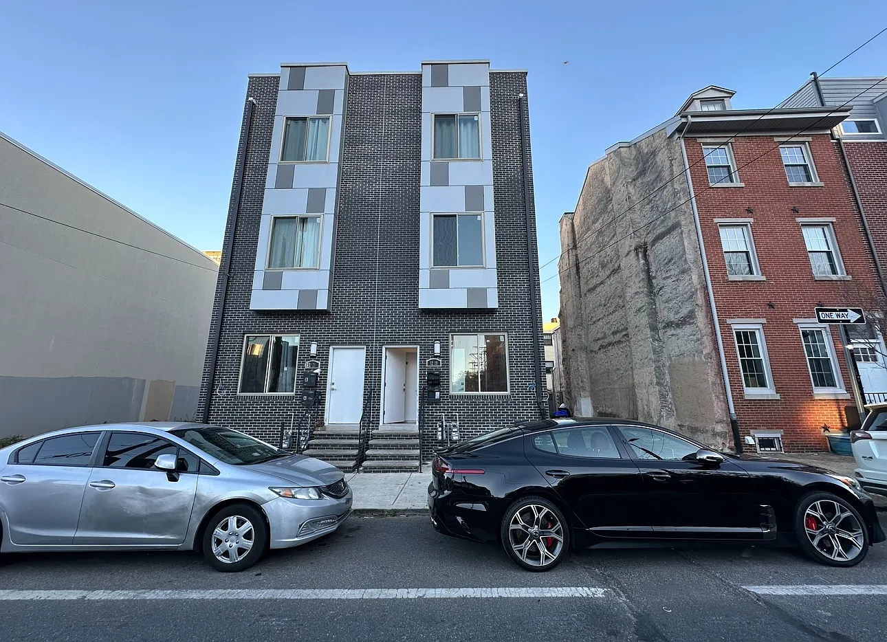 3 bed, 3.5 bath, $2,200 — Photo 1