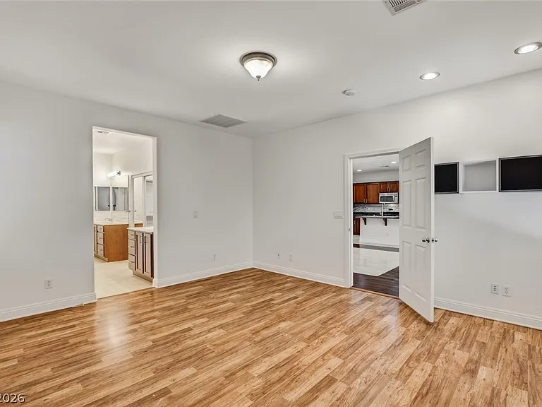 8117 Slate Falls St — Photo 44